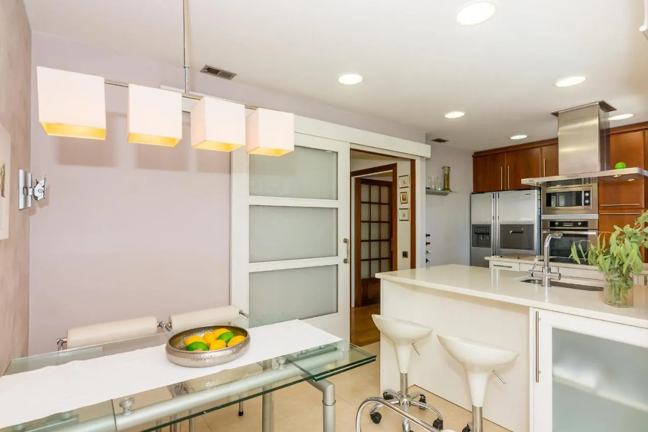 Homeholidaysrentals Amaral Pineda de Mar 0*,