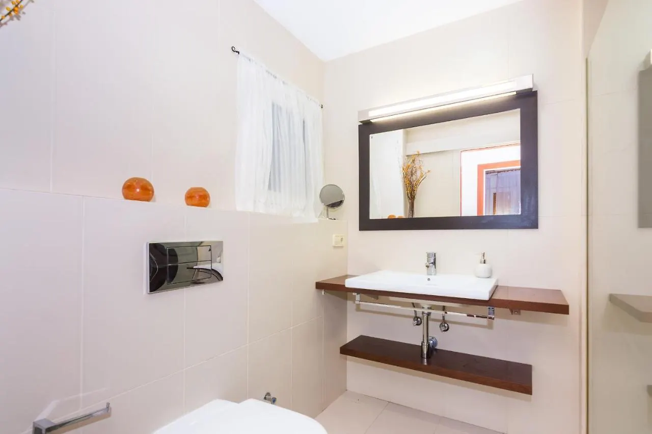 Homeholidaysrentals Amaral Pineda de Mar 0*,  İspanya