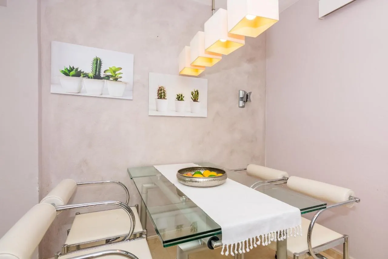 Homeholidaysrentals Amaral Pineda de Mar İspanya